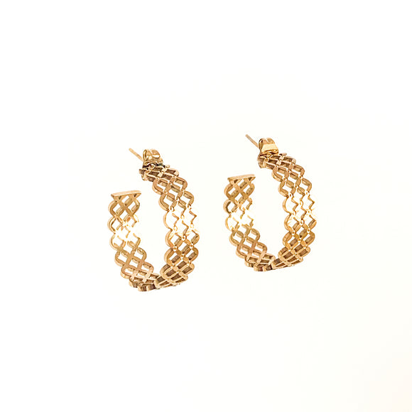 Gold hoop earrings with lace design, made with high quality stainless steel